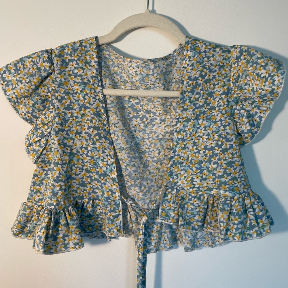 Flower print front tie crop top - Size Small